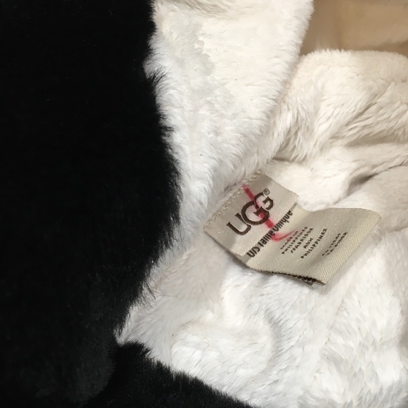 UGG Quilted Nylon Trapper with Fur Trim -White -NEW - Picture 5 of 10